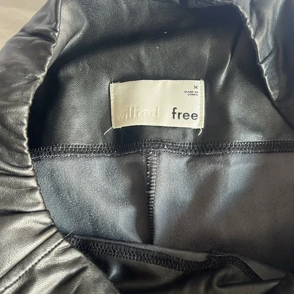 Aritzia Wilfred Faux Leather Legging High Waisted - Picture 4 of 5